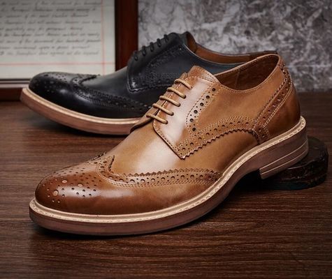 Hombre hecho a mano, calzado de cuero, zapatos de corte, zapatos de corte, zapatos de corte.
