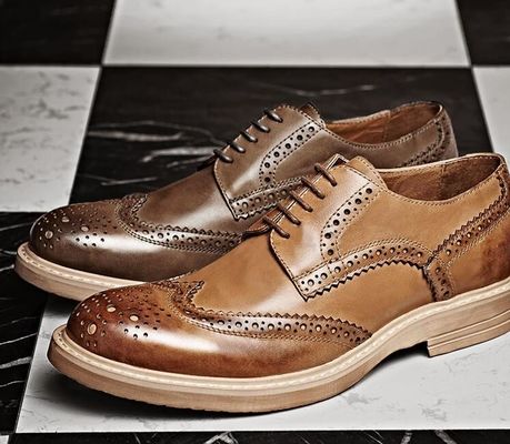 Hombre hecho a mano, calzado de cuero, zapatos de corte, zapatos de corte, zapatos de corte.