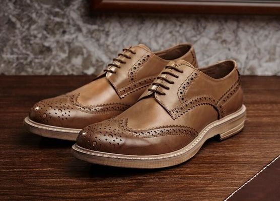 Hombre hecho a mano, calzado de cuero, zapatos de corte, zapatos de corte, zapatos de corte.
