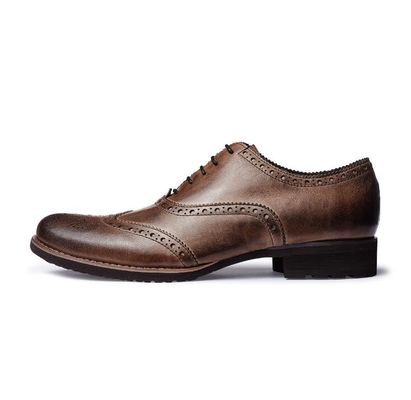 Zapatos suaves para hombres de tamaño normal Zapatos de Brogue de cuero marrón
