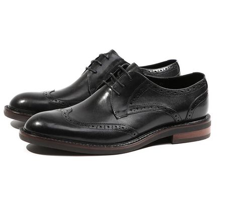 Patrón de cocodrilo negro Vestido de cuero masculino Zapatos de hombre marrón / negro Zapatos de Oxford