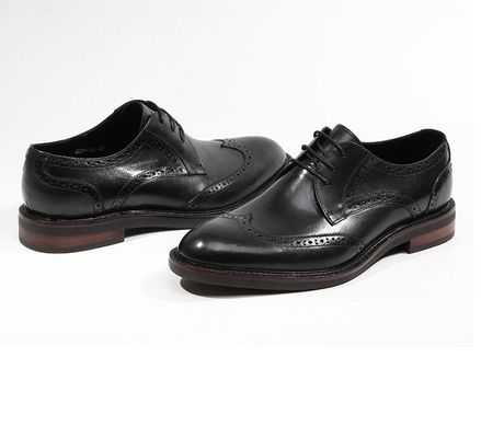Patrón de cocodrilo negro Vestido de cuero masculino Zapatos de hombre marrón / negro Zapatos de Oxford