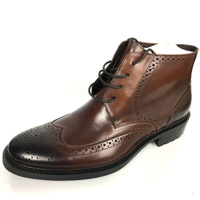 Botas de cuero para hombres de medio invierno marrón, zapatillas de nieve de piel favorable.