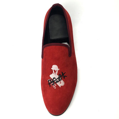 Red Mens Velvet Loafers estilo cráneo Custom Men Flat Casual zapatos Muestra disponible
