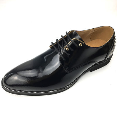 Asuntos de Negocios Hombres Vestidos de cuero Zapatos Sin igual Apariencia sofisticada