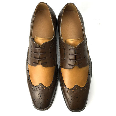 Historia larga Diseño clásico Hombres zapatos de novia de cuero personalizados