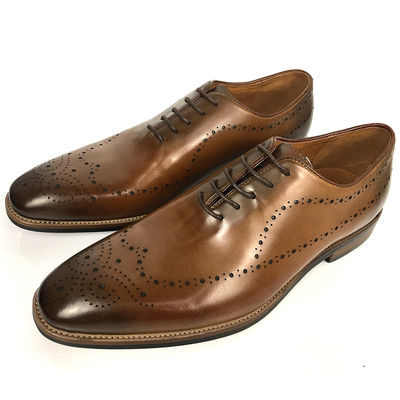 Inglaterra Estilo de moda hombres de oficina calzado Brogue de cuero formal con tamaño grande