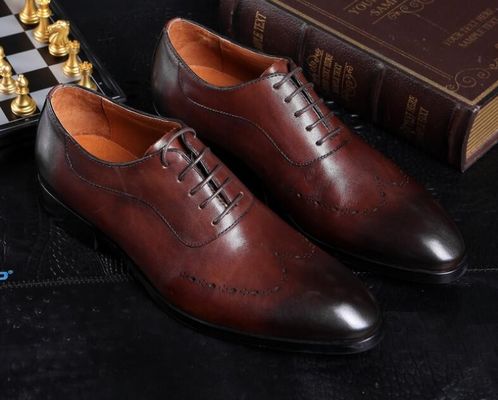 Hombres de moda vestidos formales zapatos, Brogue escondido tacones altos calzado de cuero para hombres
