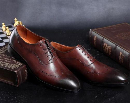Hombres de moda vestidos formales zapatos, Brogue escondido tacones altos calzado de cuero para hombres