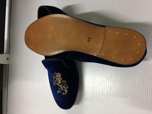 Mujeres de terciopelo duraderas con zapatillas redondas de dedo masculino azul de casaco