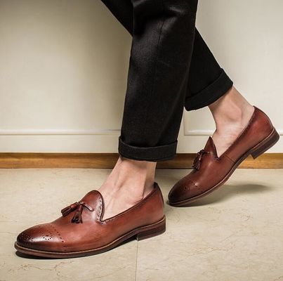 Verano Muñecos de cuero para hombres de color marrón Slip On Brogue Tassel Loafers