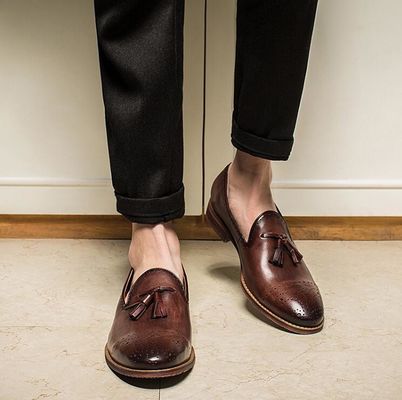 Verano Muñecos de cuero para hombres de color marrón Slip On Brogue Tassel Loafers