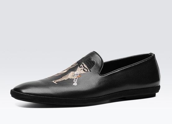 Loafers de cuero plano y suave pintados a mano, imprimidos para hombres Loafers con patrones