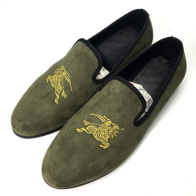 El ejército Verde Hombres Loafers de terciopelo Hombres transpirables Deslizamiento en zapatos de verano