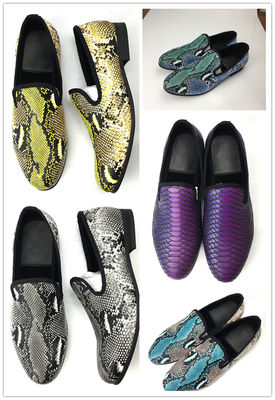 Diseño elegante Snakeskin Loafers para hombres Usar zapatos de manejo de cuero para hombres resistentes
