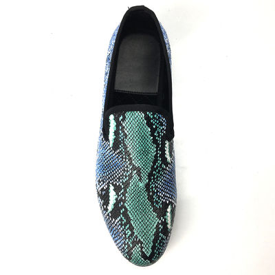 Diseño elegante Snakeskin Loafers para hombres Usar zapatos de manejo de cuero para hombres resistentes