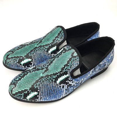 Diseño elegante Snakeskin Loafers para hombres Usar zapatos de manejo de cuero para hombres resistentes