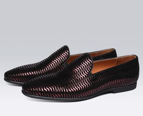 Pantalones de cuero italianos marrones para hombres Pantalones de cuero tejidos con patrón ondulado