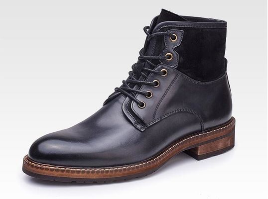 Cómodo hombre vestido de cuero botas café suave y zapatos antiguos azules
