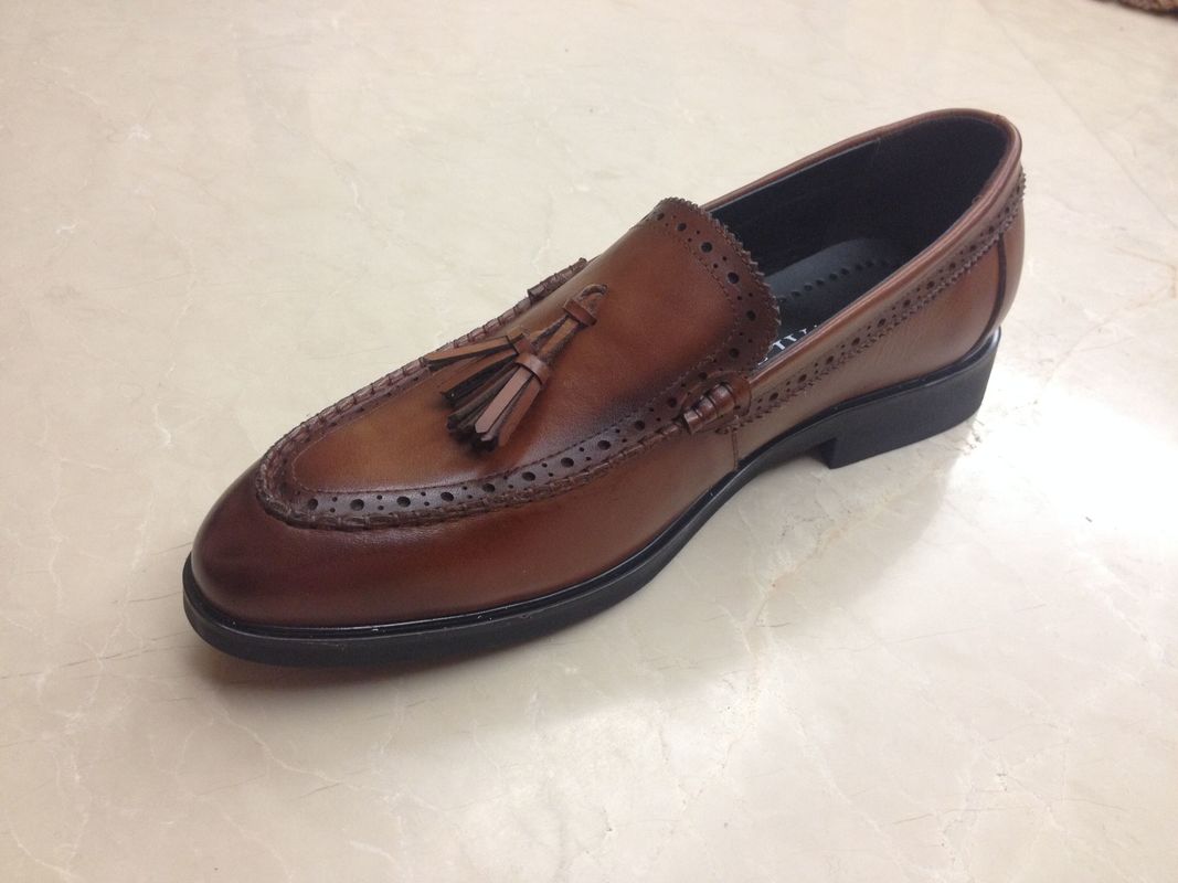 Tassel Bullock Hueco de los hombres vestimenta formal zapatos de ocio marrón Slip On vestimenta de zapatos