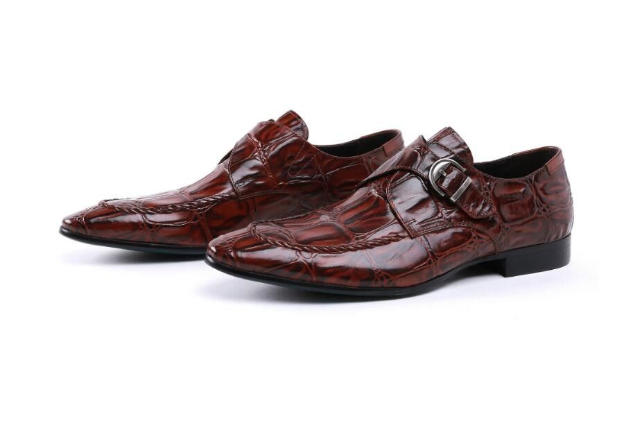 Brogues de cuero brillante hechos a mano zapatos de negocios marrones formales para el uso de fiestas nocturnas